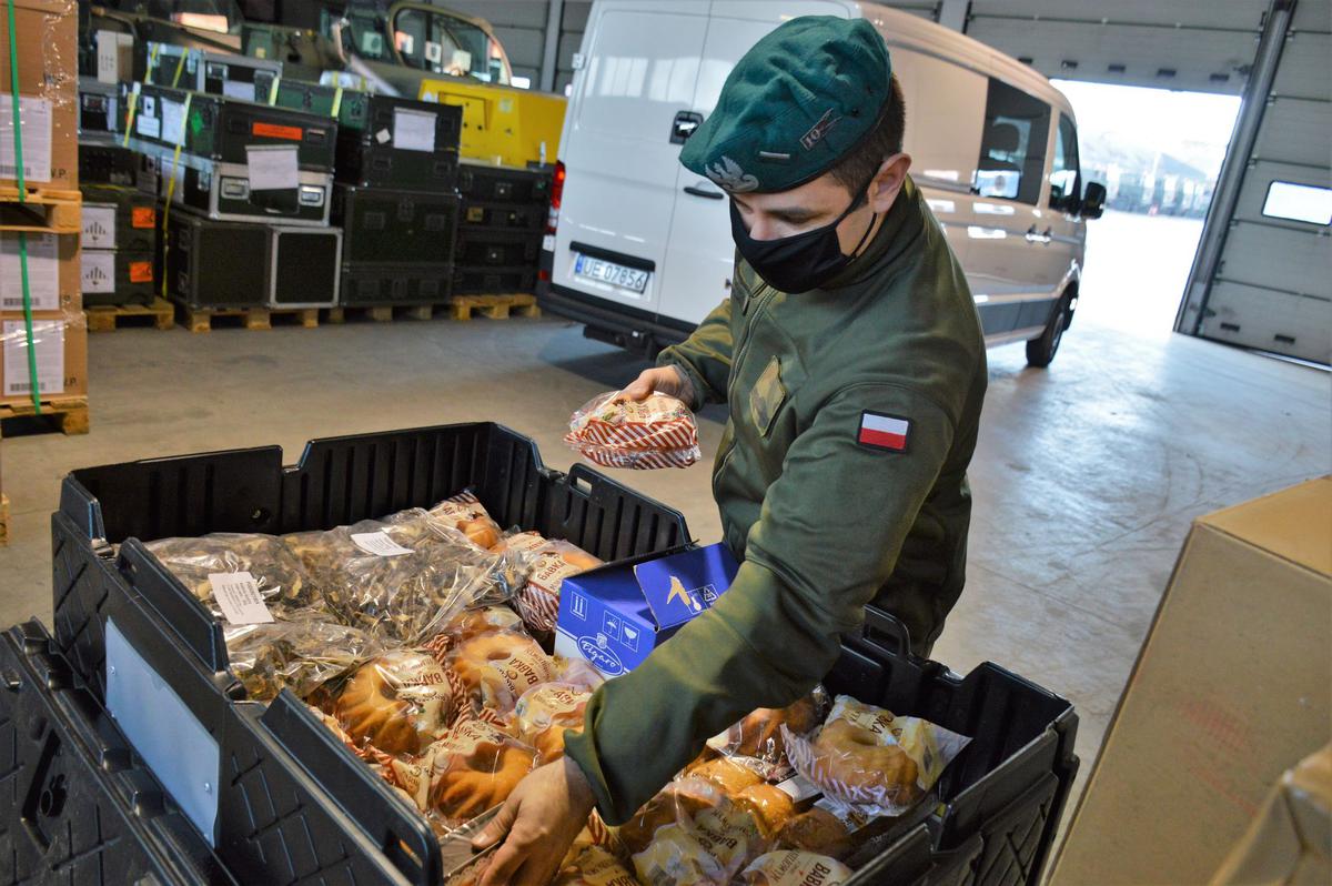 transport żywności dla żołnierzy