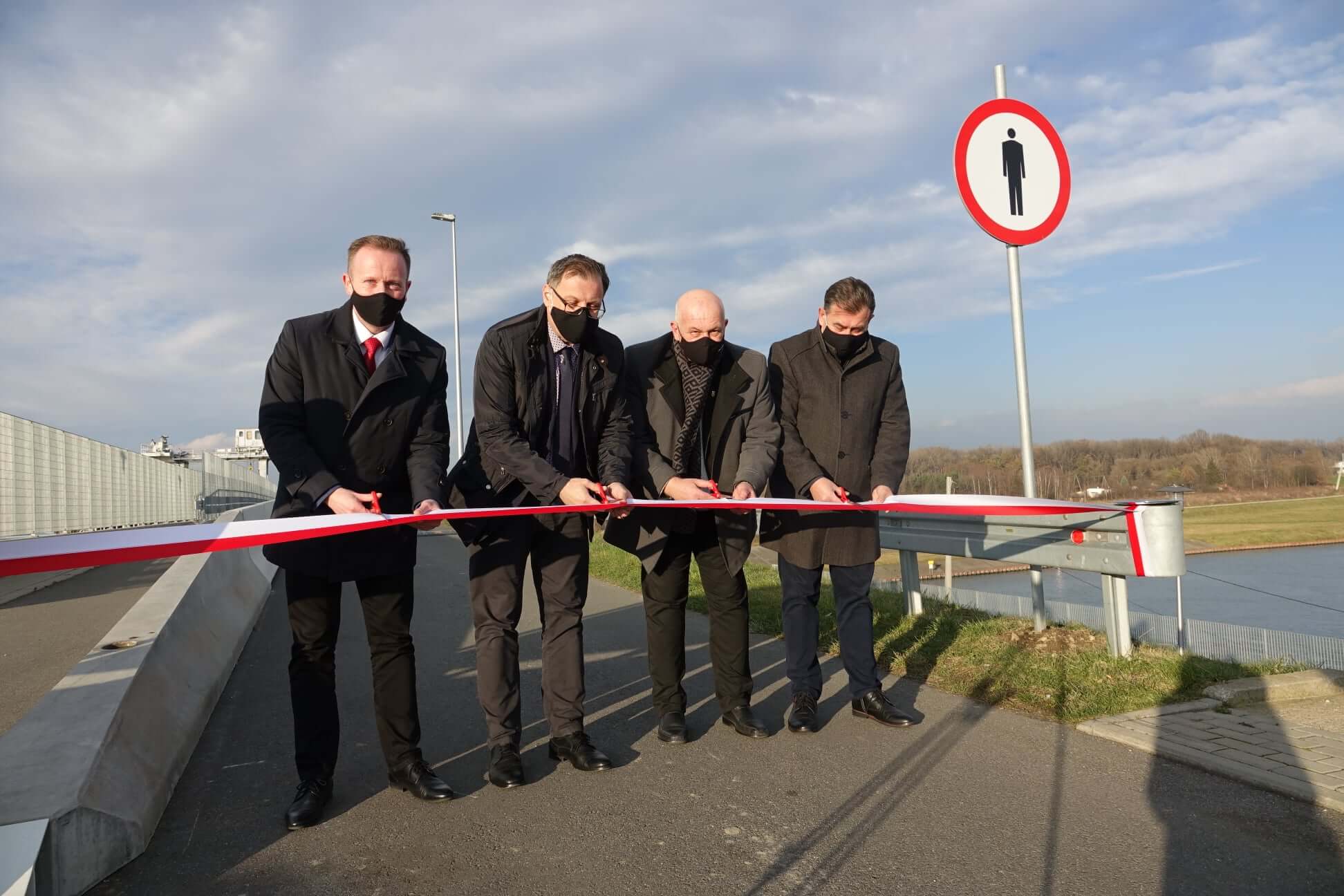 Przejazd przez nyską tamę otwarty. Pomógł w tym Mikołaj?