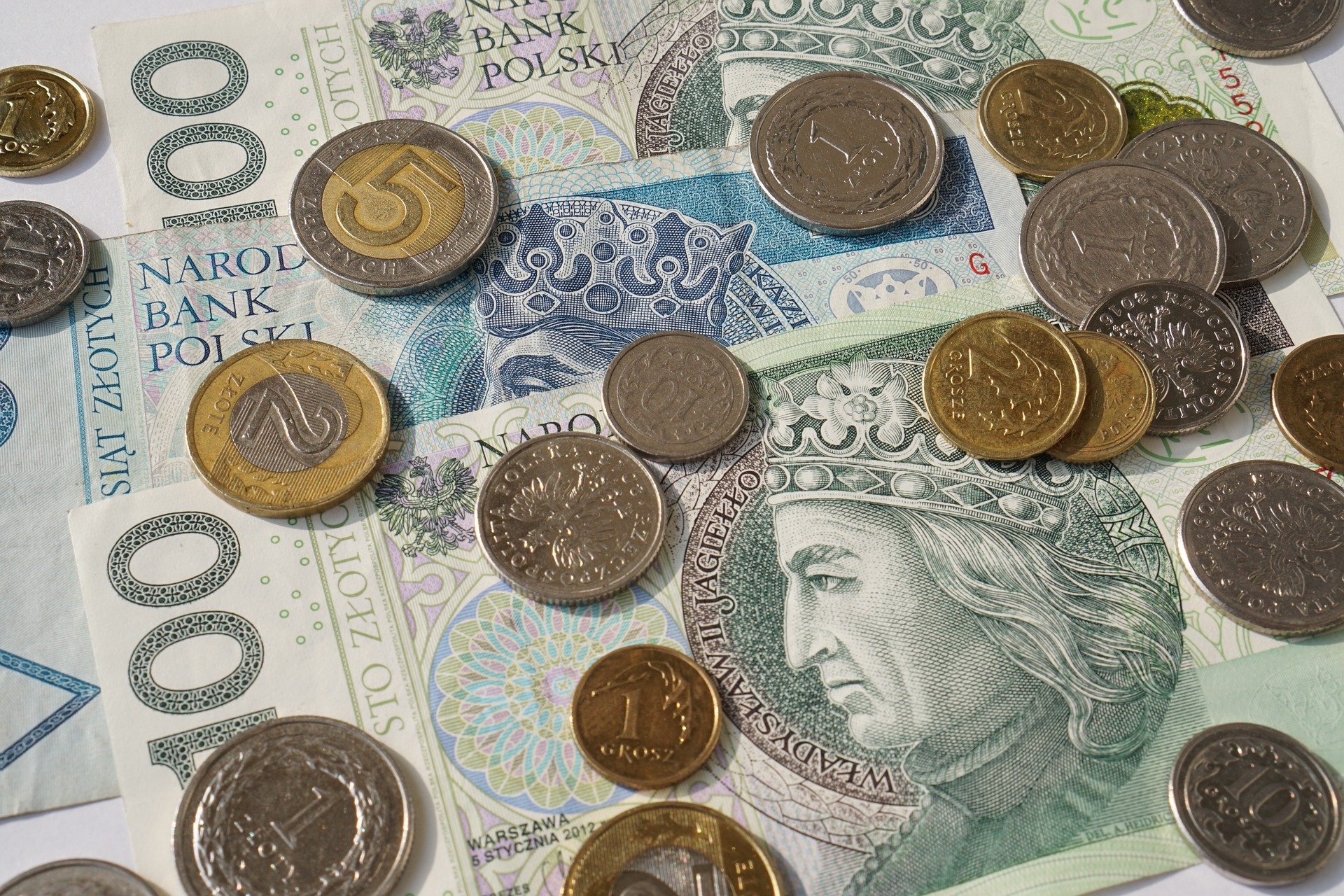Ważne dla rodziców! W poniedziałek pierwsze wypłaty „300 plus”