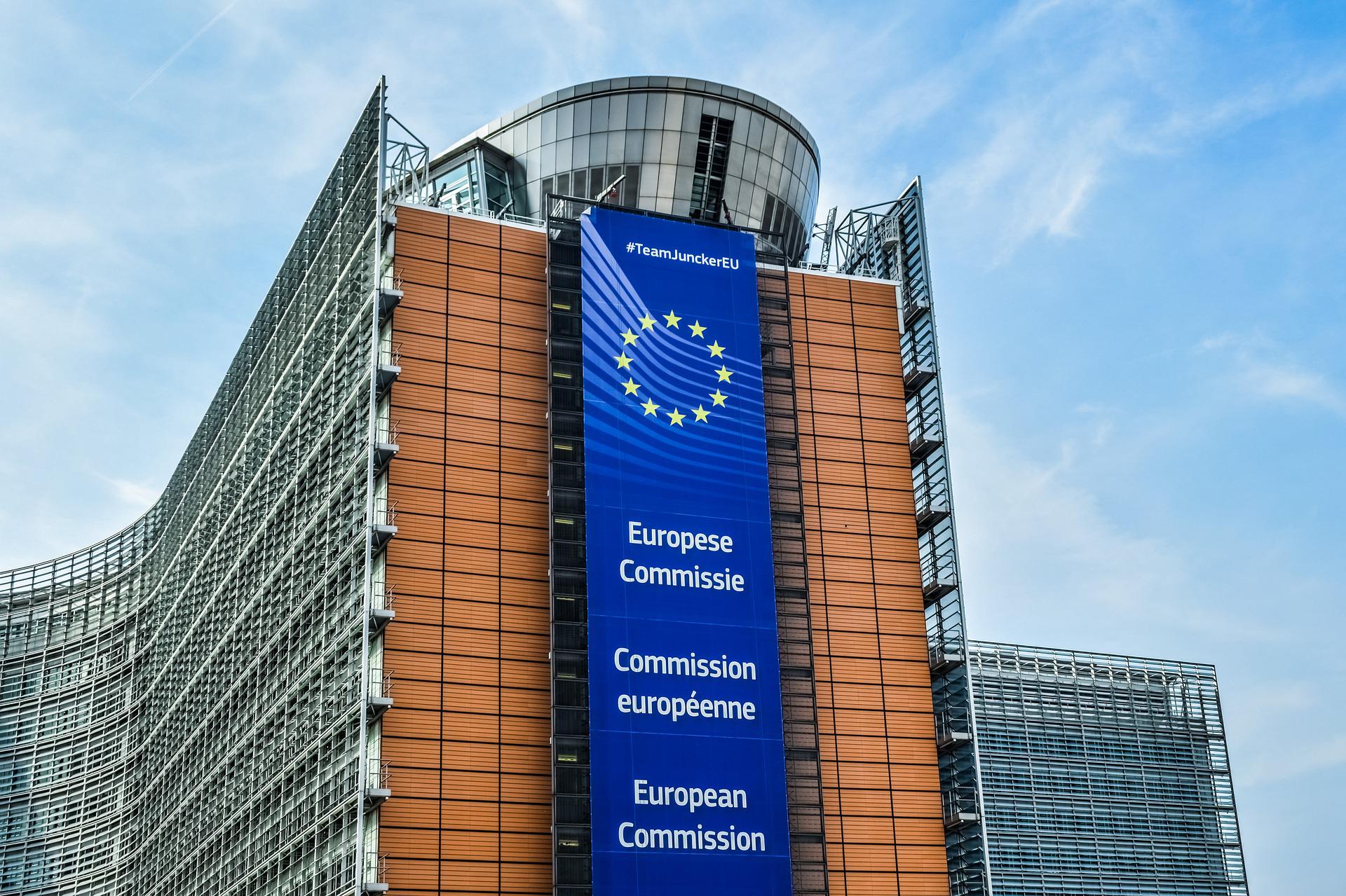 Czy UE dąży do zmiany władzy w Polsce?